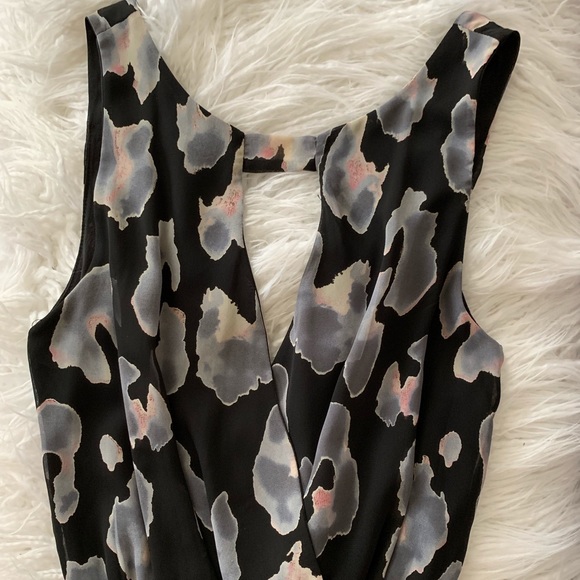 Adorable cheetah print romper - Picture 4 of 5